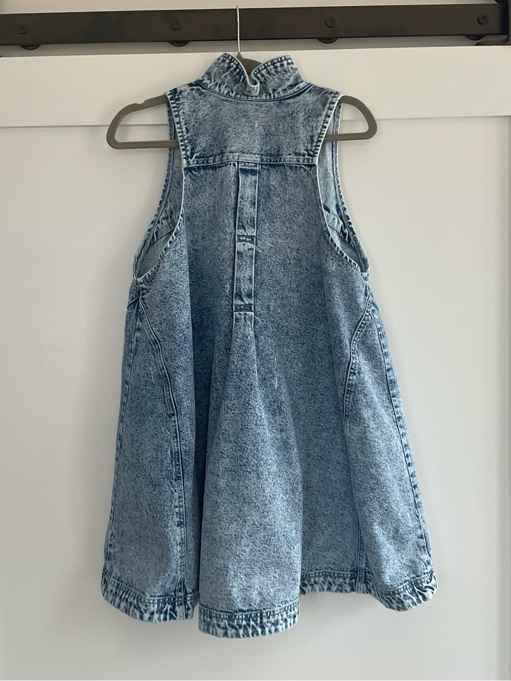 Free People Katie Denim Acid Wash Halter Mini Dress in Light Blue Size Medium - Picture 4 of 14